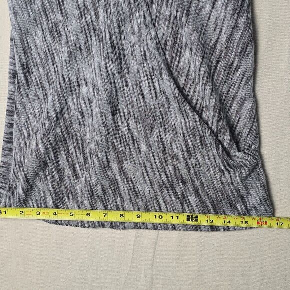 BCBG Maxazria Tank Top Blouse Womens XSGrey Black Wrap V Neck Sleeveless - Picture 3 of 10